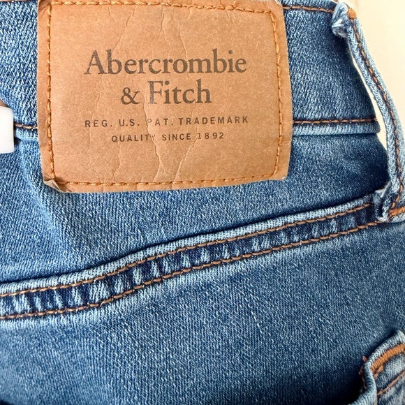 Abercrombie & Fitch Classic Blue Jeans Men’s Size 28 (Preloved) - Picture 3 of 4